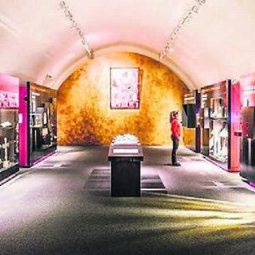 Führung im Kloster-Museum - Im Museum Kloster Muri ist eine beeindruckende Sammlung an Zeitgeschichte zu sehen. Bild: zg