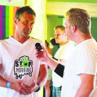 Dann lieber gar nichts sagen - Sind sich einig, dass Mobbing ein wichtiges Thema ist: Schulsozialarbeiter Martin Schneider (links) und Tiktoker Gabriel «Gabri» Oldham.