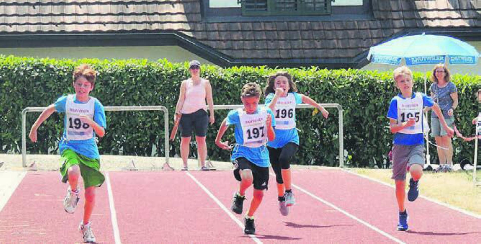 Diese jungen Athleten zeigten volle Konzentration beim Schnelllauf. Bild: zg