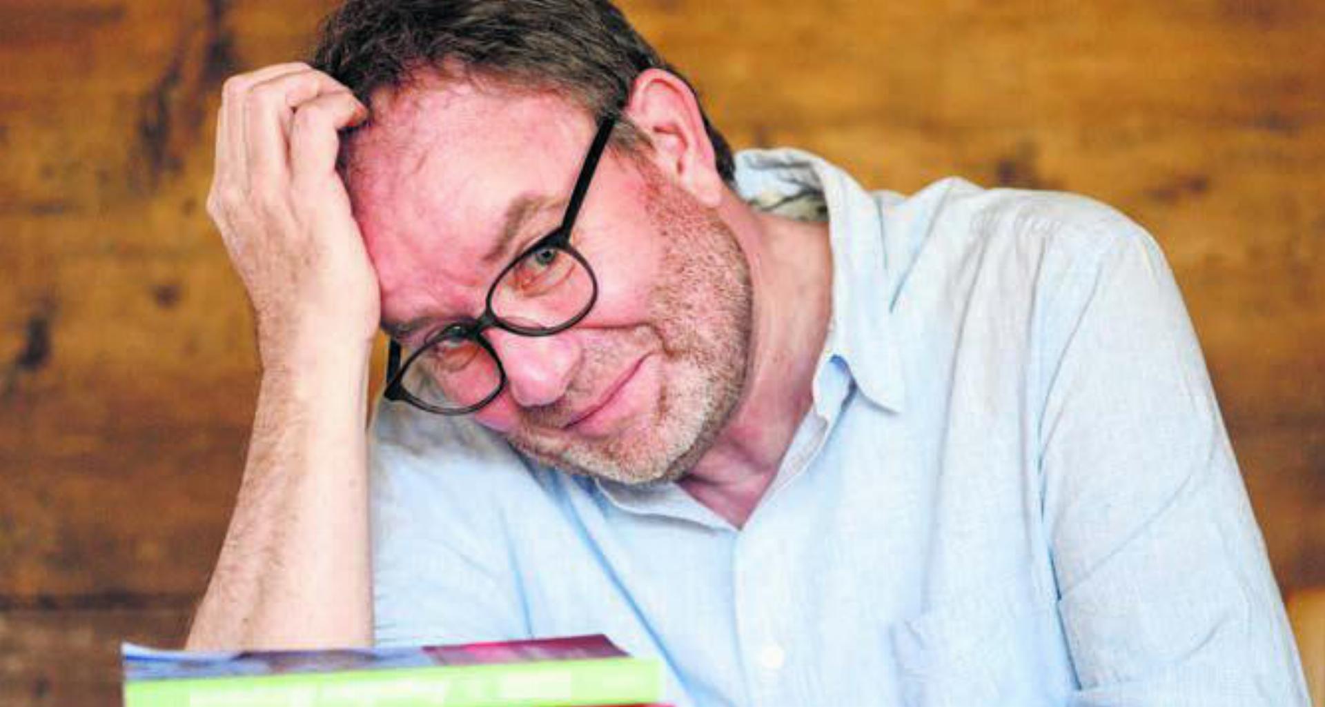 Am liebsten beschreibt Marcel Huwyler ganz normale, ungewöhnliche Menschen. Bild: pd