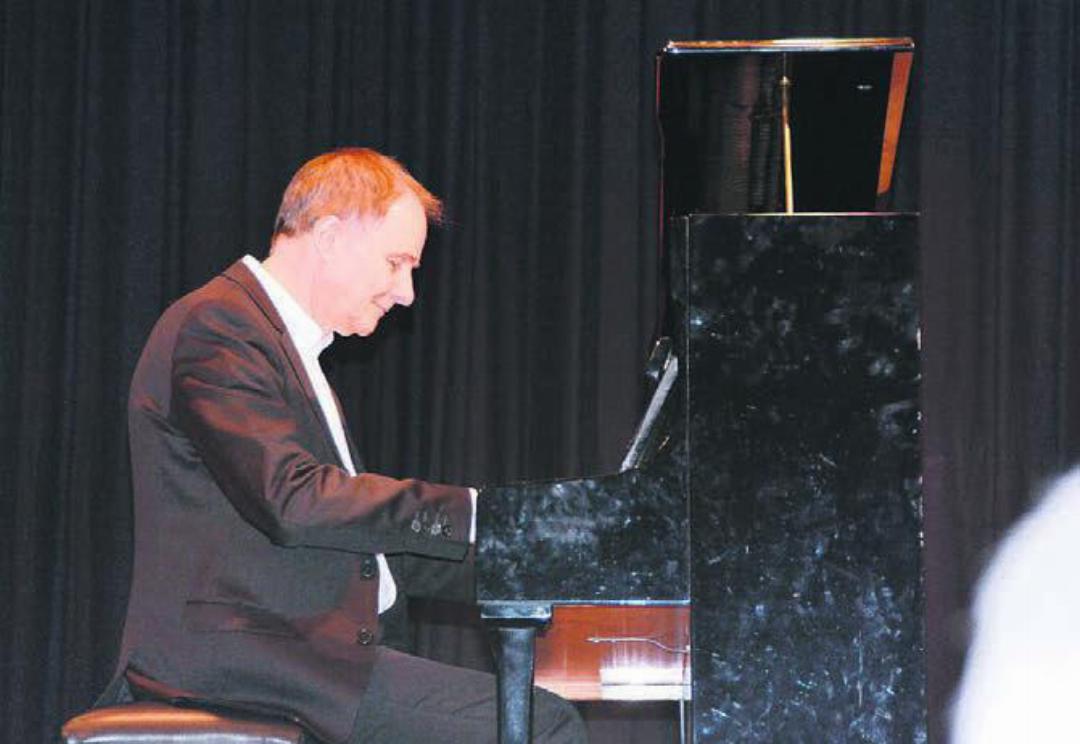 Der Pianist André Desponds sorgte für eine ganz besondere Atmosphäre mit seinem virtuosen Spiel.