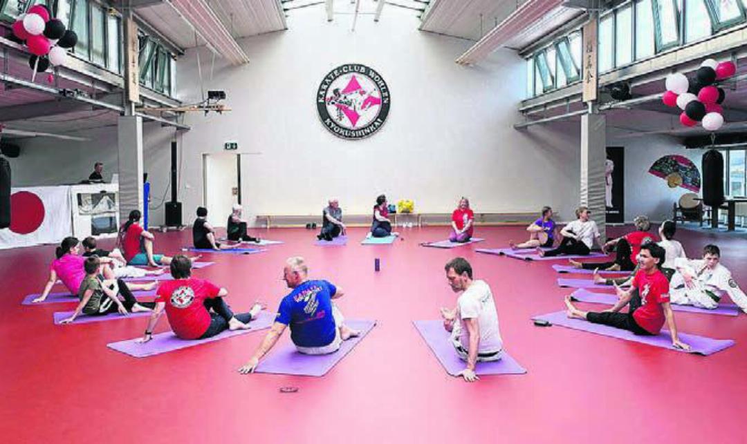 Der Karate-Club Wohlen bietet auch Yoga-Lektionen an. Auch davon gab es eine Kostprobe am Tag des offenen Dojos.