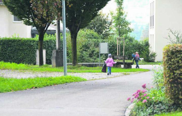 Beiden Seiten geht es um die Sicherheit aller Verkehrsteilnehmenden, vor allem der Schulkinder. An der «Gmeind» zeigt sich, ob das Initiativkomitee oder der Gemeinderat mehr überzeugen kann. Bild: Archiv