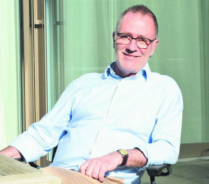 «Kreativ sein ist durchaus auch streng», sagt Christoph Zurfluh. Kreativ sein, das ist seit vielen Jahren sein Beruf, in verschiedensten Bereichen. Bild: Annemarie Keusch