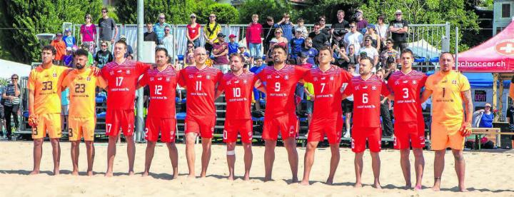 Patrick Rüttimann (Nummer 12), Dejan Stankovic (9) und Sandro Spaccarotella (7) wollen eine Medaille an den European Games. Bild: Yasmine Bollmann