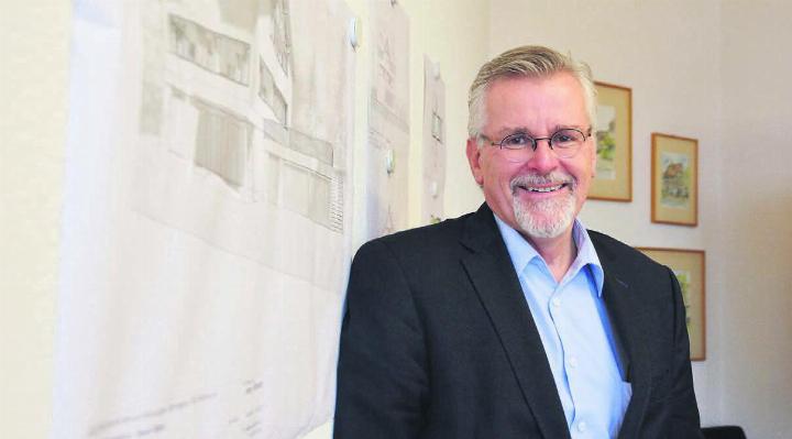 Dass an der «Gmeind» der Kredit für die Sanierung und Erweiterung des Gemeindehauses gesprochen wurde, ist der letzte politische Grosserfolg von Hans - Rudolf Müller. Bild: Annemarie Keusch Dass an der «Gmeind» der Kredit für die Sanierung und Erweiterung des Gemeindehauses gesprochen wurde, ist der letzte politische Grosserfolg von Hans - Rudolf Müller. Bild: Annemarie Keusch