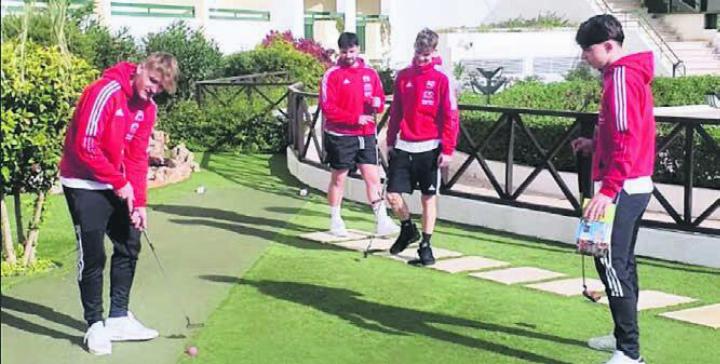 Es gab aber nicht nur «Plausch» wie beispielsweise beim Minigolf für die Spieler des FC Muri. Sie trainierten intensiv in Portugal.