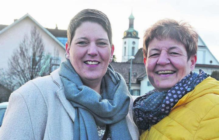 Sie wollen, dass in Wohlen wieder etwas läuft: Angi Simoniello (links) und Anita Amsler haben gemeinsam ein neues Festival auf dem Merkur-Areal geplant und freuen sich auf die Premiere im Oktober. Bilder: Chregi Hansen / zg