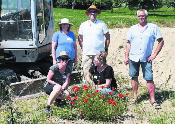 Der Vorstand setzt sich ein für den neuen Naturspielplatz, hinten (v.l.): Karin Baumann, Teofil Gadola und Markus Schmid. Vorne Barbara Bichsel (links) und Susi Nauer-Brand. Es fehlen Tatjana Fina, Röbi Wirz und Peter Wyss. Bilder: tre