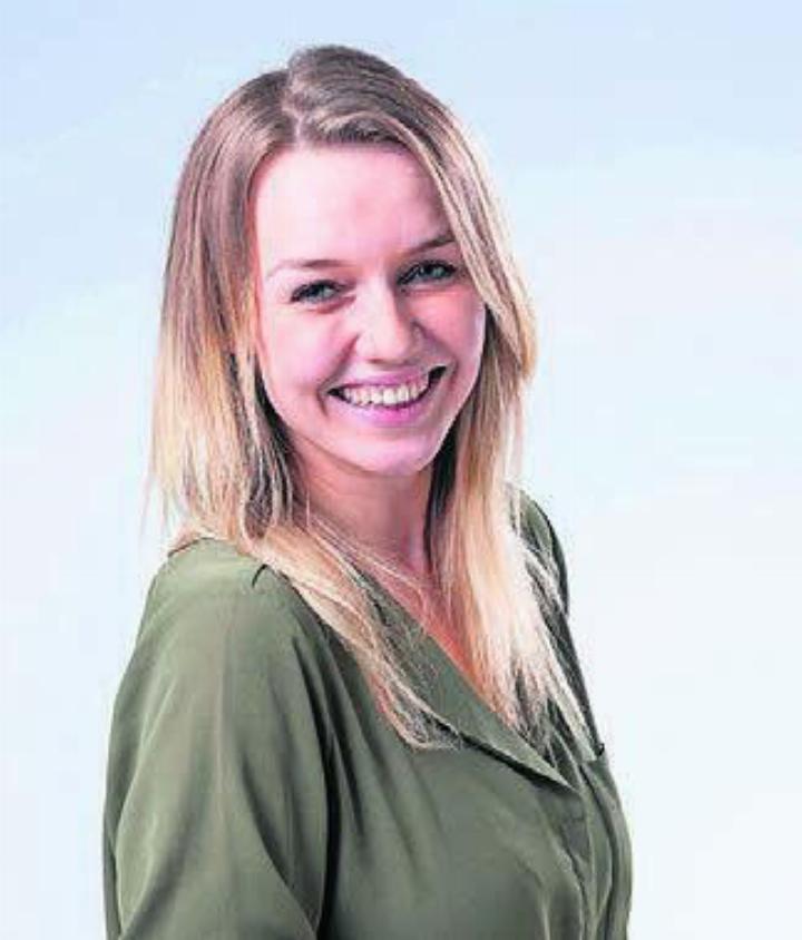 Laura Rindlisbacher steht gemeinsam mit ihrem Vater René Rindlisbacher auf der Bühne. Bild: zg