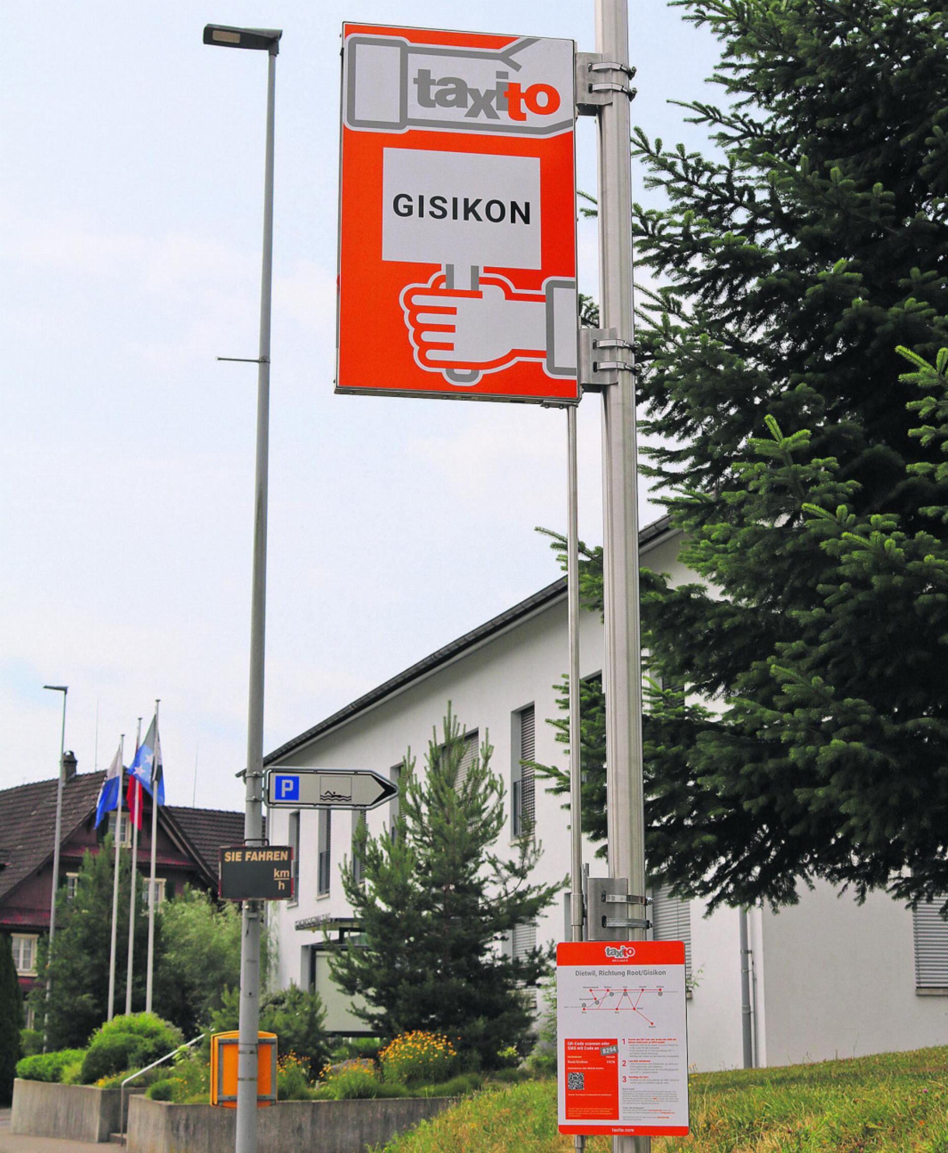 In der Nähe des Gemeindehauses in Dietwil ist der Standort für Fahrten nach Gisikon/ Root. Foto: ci